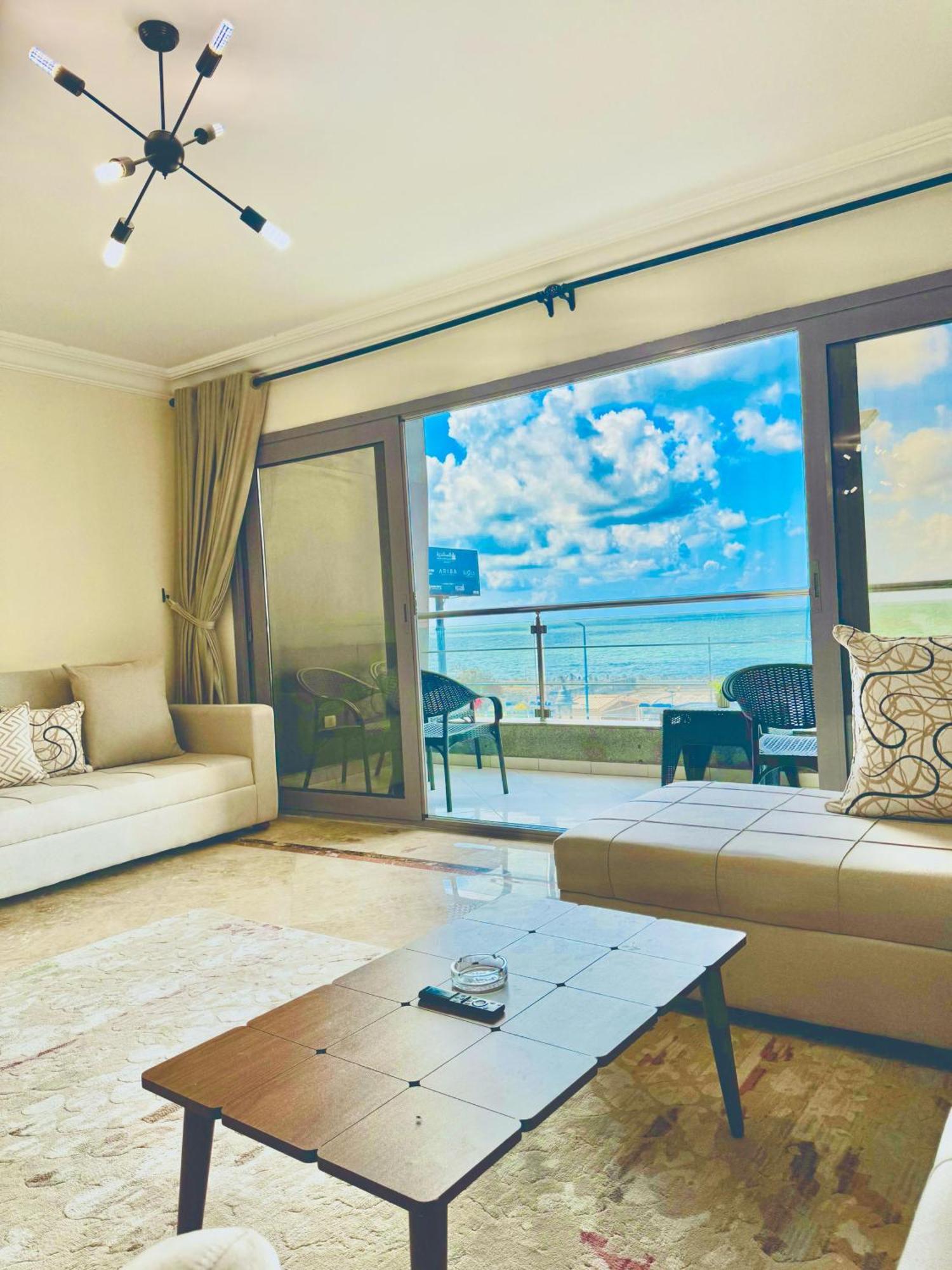 Luxury Gleem 2 Direct Sea View Apartmán *