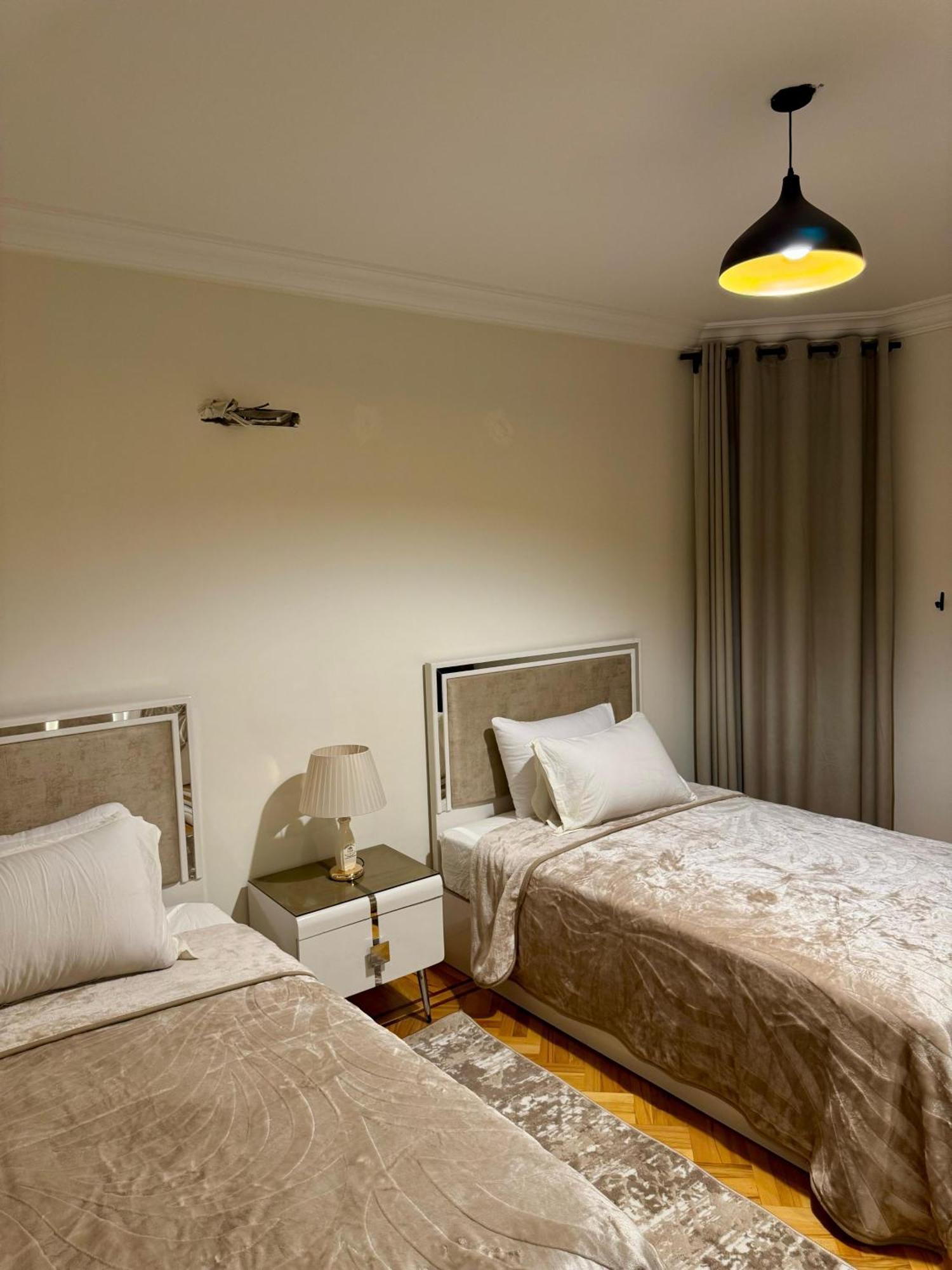 Luxury Gleem 2 Direct Sea View Apartmán *