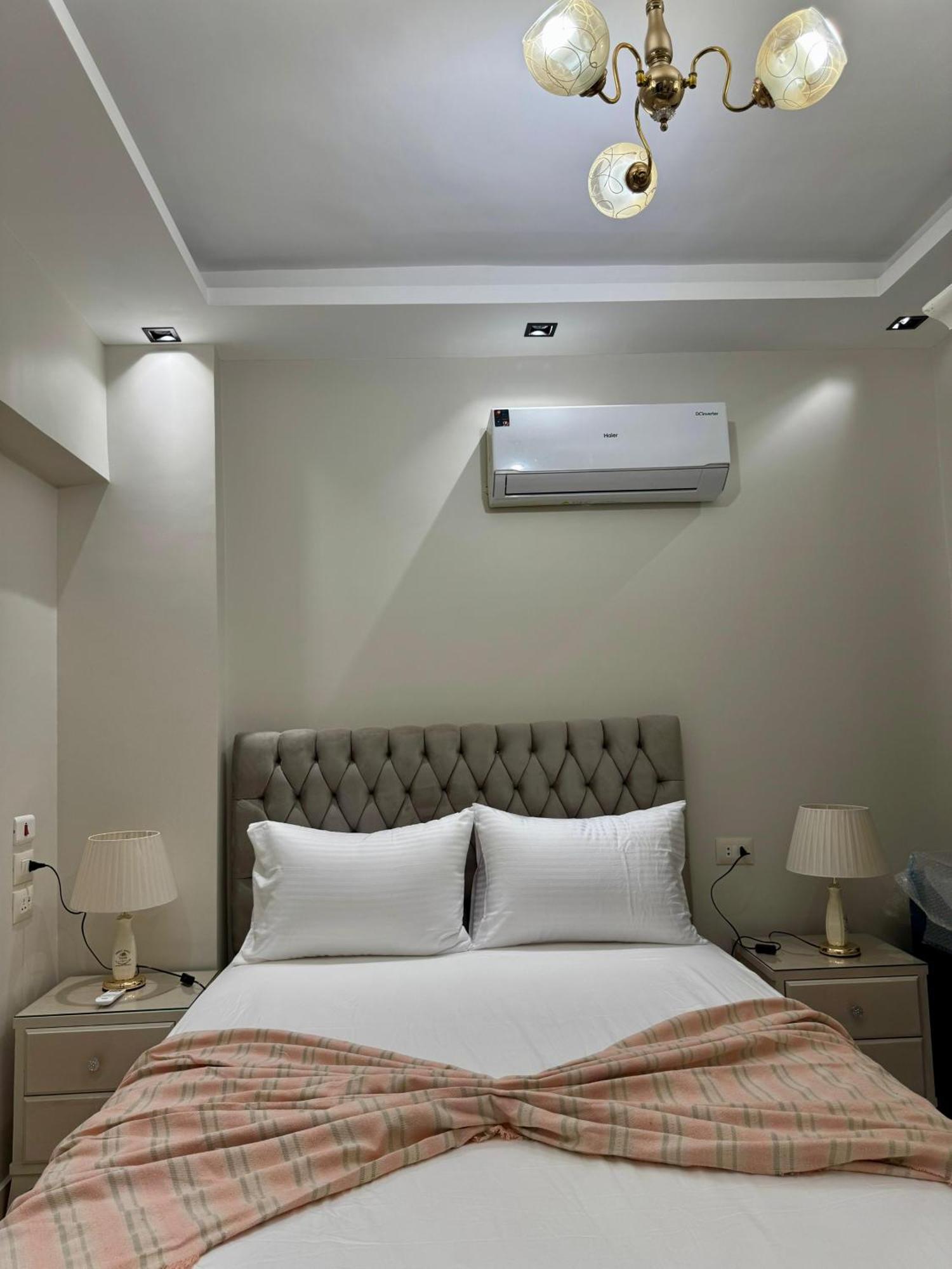 Luxury Gleem 2 Direct Sea View Apartmán *